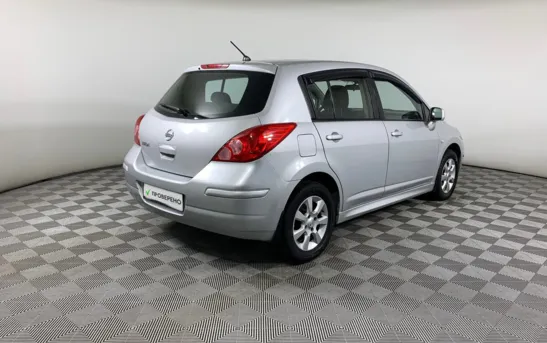 Nissan Tiida 1.60 механика, фото №2