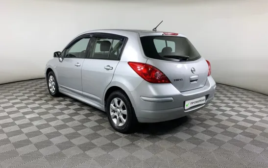 Nissan Tiida 1.60 механика, фото №4