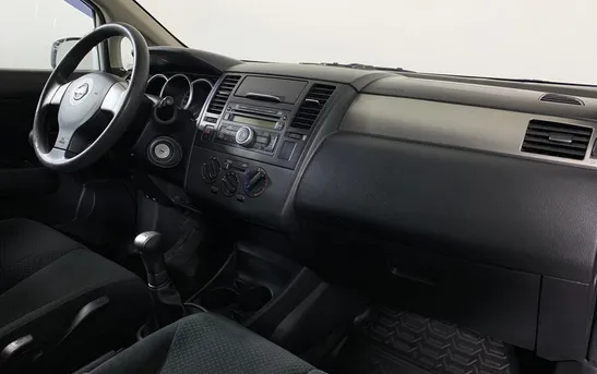Nissan Tiida 1.60 механика, фото №5