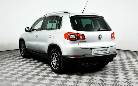 Volkswagen Tiguan 2.00 автоматическая, фото №4