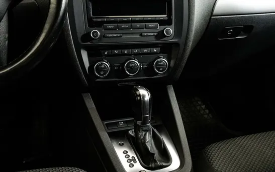 Volkswagen Jetta 1.60 автоматическая, фото №9
