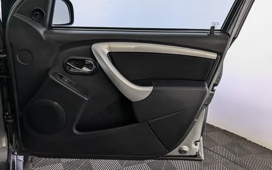 Nissan Terrano 2.00 автоматическая, фото №11