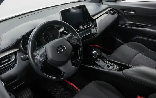 Toyota C-HR 2.00 вариатор, фото №9