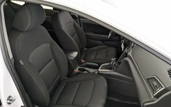 Hyundai Elantra 2.00 автоматическая, фото №11