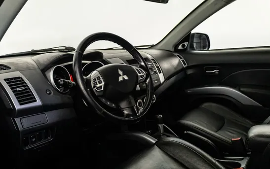 Mitsubishi Outlander 3.00 автоматическая, фото №5