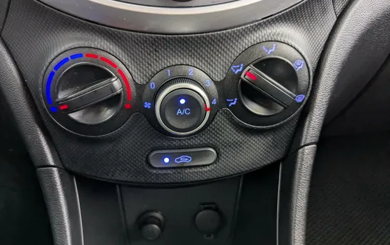 Hyundai Solaris 1.60 механика, фото №11