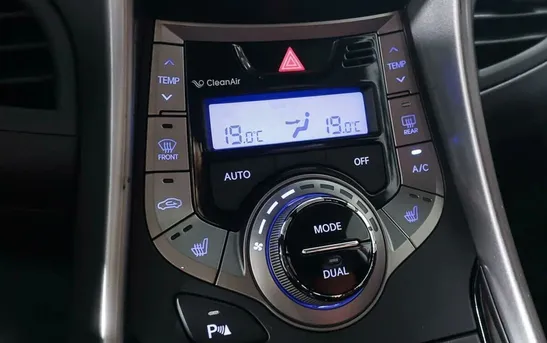 Hyundai Elantra 1.80 автоматическая, фото №7