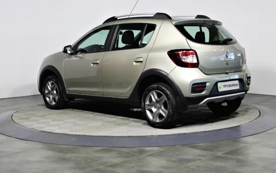 Renault Sandero 1.60 механика, фото №4