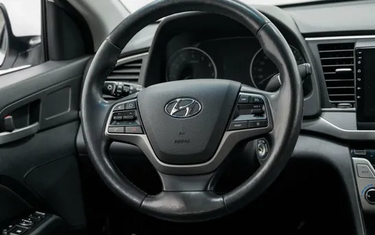 Hyundai Elantra 2.00 автоматическая, фото №9