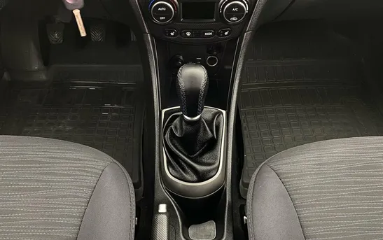 Hyundai Solaris 1.40 механика, фото №11