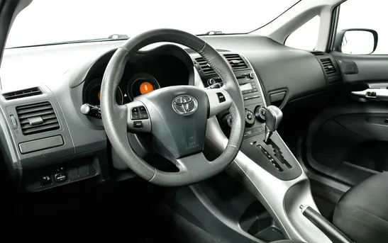 Toyota Auris 1.60 автоматическая, фото №8