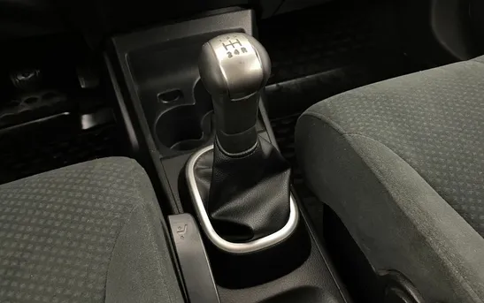 Nissan Tiida 1.60 механика, фото №8