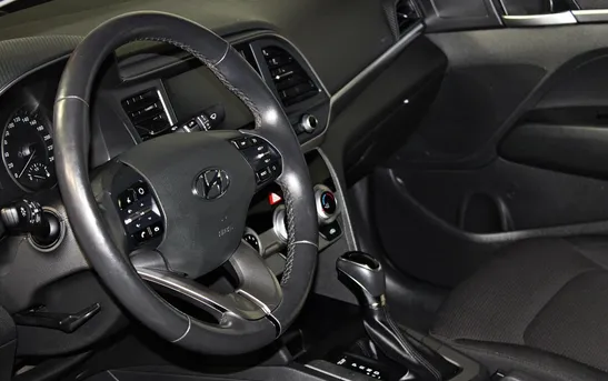 Hyundai Elantra 1.60 автоматическая, фото №5
