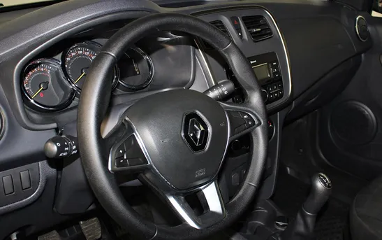 Renault Sandero 1.60 механика, фото №5