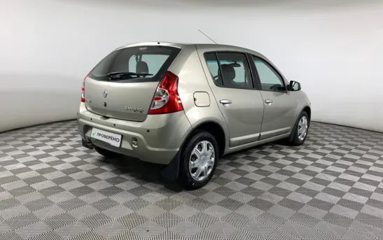 Renault Sandero 1.60 автоматическая, фото №2