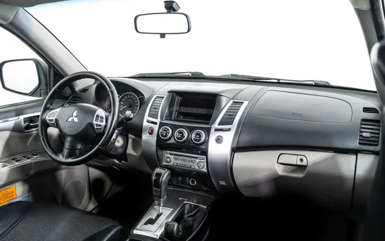 Mitsubishi Pajero Sport 2.50 автоматическая, фото №5