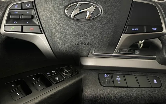 Hyundai Elantra 1.60 механика, фото №11