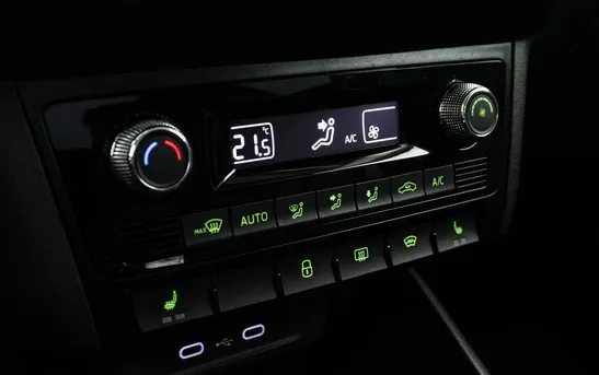 Skoda Rapid 1.40 робот, фото №8