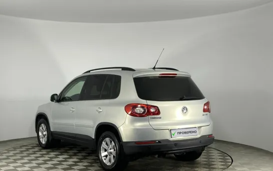 Volkswagen Tiguan 2.00 автоматическая, фото №4