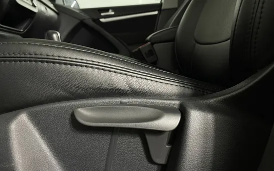 Volkswagen Tiguan 2.00 автоматическая, фото №9