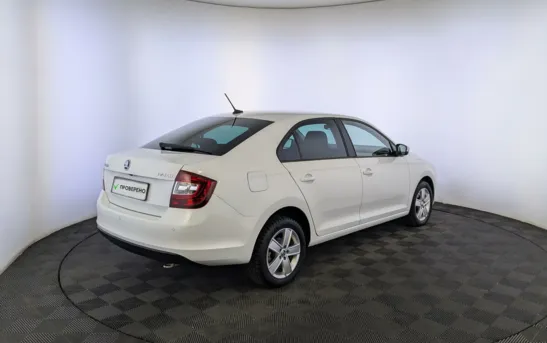 Skoda Rapid 1.60 автоматическая, фото №2