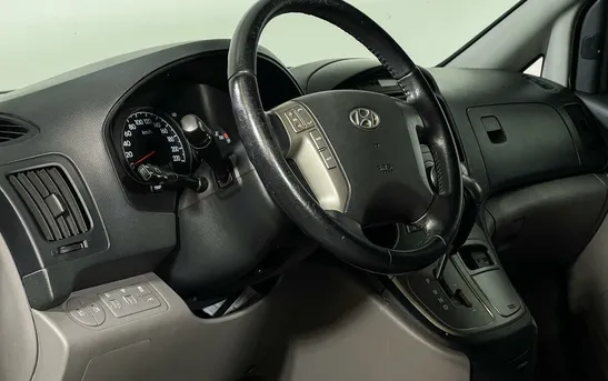 Hyundai H-1 2.50 автоматическая, фото №8