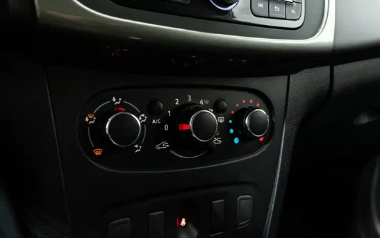 Renault Sandero 1.60 автоматическая, фото №9