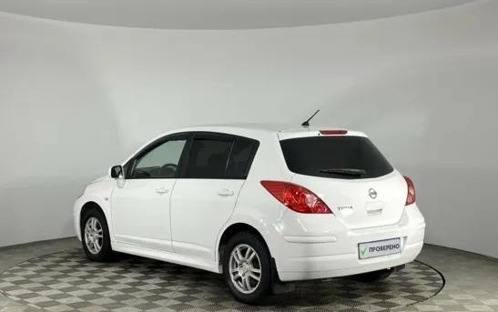 Nissan Tiida 1.60 механика, фото №4