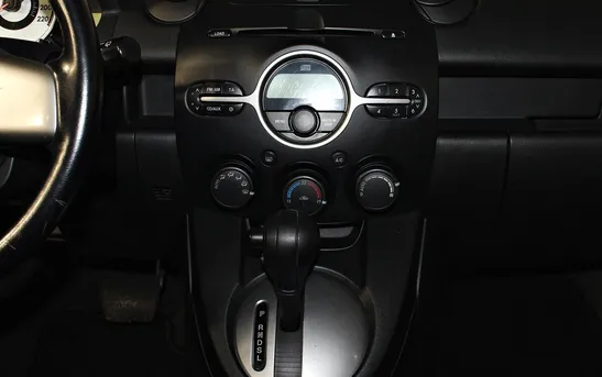 Mazda 2 1.50 автоматическая, фото №7