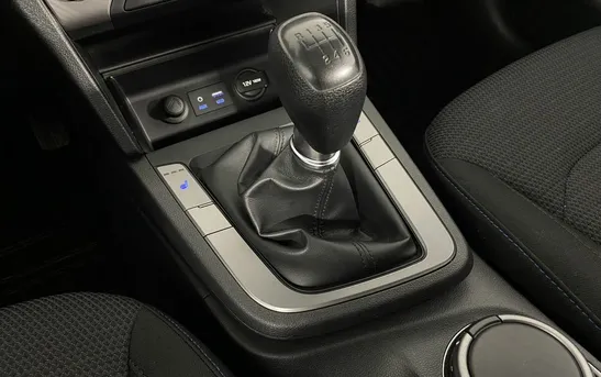 Hyundai Elantra 1.60 механика, фото №8