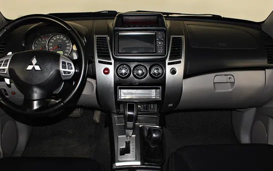 Mitsubishi Pajero Sport 2.50 автоматическая, фото №7