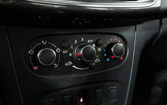 Renault Logan 1.60 вариатор, фото №7