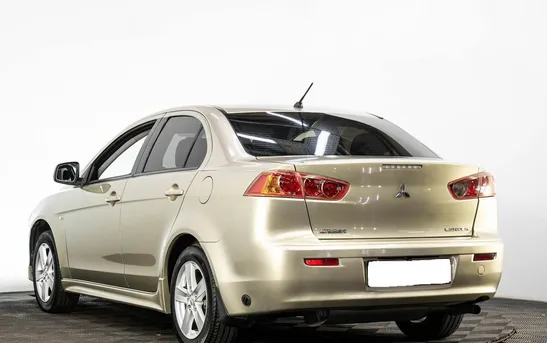 Mitsubishi Lancer 2.00 механика, фото №4