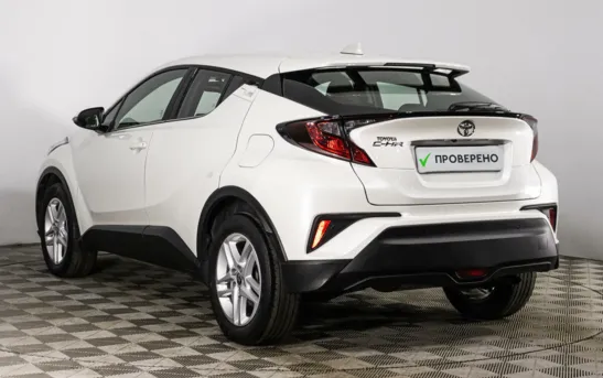 Toyota C-HR 2.00 вариатор, фото №4