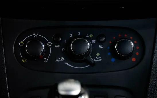 Renault Logan 1.60 вариатор, фото №9