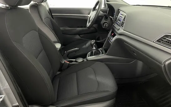 Hyundai Elantra 1.60 механика, фото №5