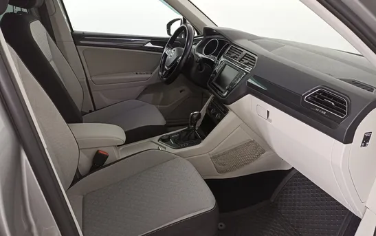 Volkswagen Tiguan 2.00 робот, фото №6