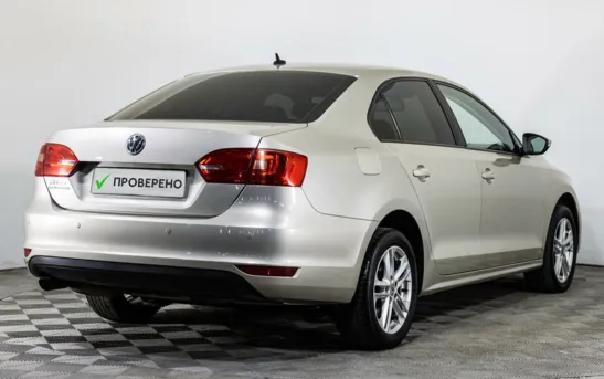 Volkswagen Jetta 1.60 автоматическая, фото №2