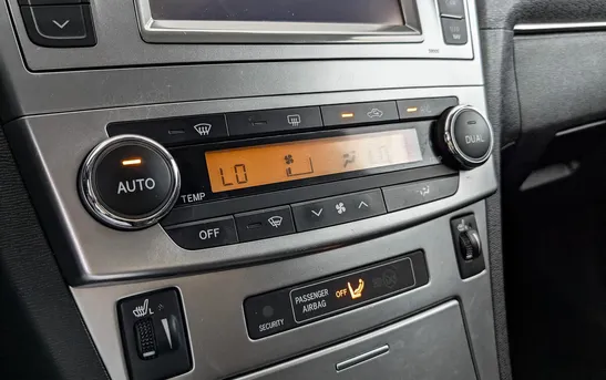 Toyota Avensis 1.80 вариатор, фото №14