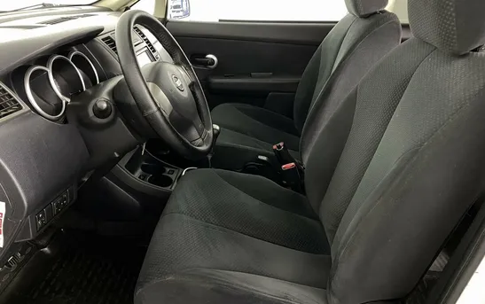 Nissan Tiida 1.60 механика, фото №6