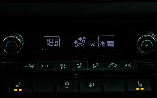 Skoda Rapid 1.40 робот, фото №9